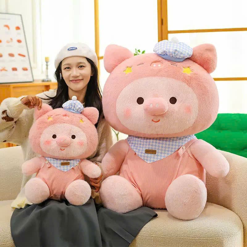 Gấu Bông Hình Heo Hồng Đeo Yếm Xanh – Thú Bông Siêu Cute, Quà Tặng Bé Gái nhà MIU GẤU XINH