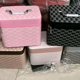 hộp đựng đồ trang sức có quoai xách tay thuận tiện sử dụng 2
