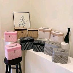 hộp đựng đồ trang sức có quoai xách tay thuận tiện sử dụng 3