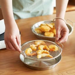 Bộ Khay Kèm Vỉ Lưới Lọc Dầu Chất Liệu Inox 304 Cao Cấp 20cmVỉ Khay Ráo Dầu Đồ Chiên Nhà Bếp, Giúp Đồ Ăn Không Còn Dầu Mỡ 6