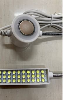 đèn led gắn máy may 30 bóng có cần hít vào máy may 3