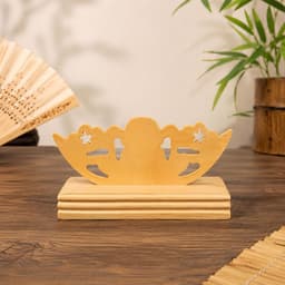 Giá quạt phụ kiện trưng bày quạt xếp chất liệu gỗ sang trọng lịch sự 6