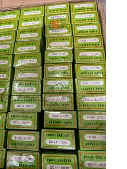 kim máy vắt sổ 1 hộp 100 cây nhiều size TQ 2