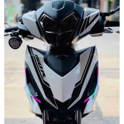 Tem Xe Win V1 Trắng Đen chế Đẹp decal pvc 3 lớp winner 4