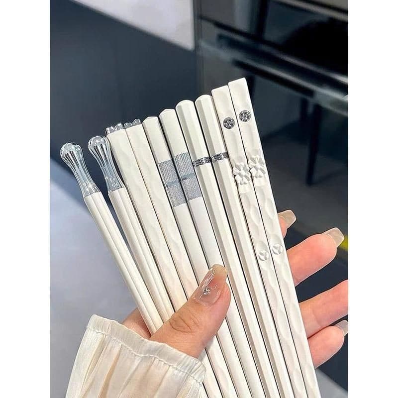 Set 10 Đôi Đũa Ăn Cơm Cao Cấp Không Han Mốc, Có Mạ bạċ Đẹp Xuất Sắc - Set Đũa Trắng Sang Trọng