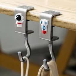 Móc Gắn Bàn Kim Loại Đa Năng T247 - Chịu Lực Treo Balo/Túi Xách, Gọn Gàng, Tháo Lắp Dễ Dàng 1