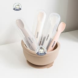 Thìa ăn dặm silicon Ubmom kèm hộp đựng cho bé từ sơ sinh 1