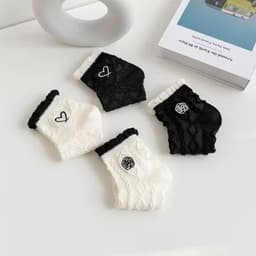 Combo 10 Đôi Tất Nữ Họa Tiết Trái Tim Ren 2 Màu, Vớ Contton Thoáng Khí Cao Cấp ChiKy.Store 6
