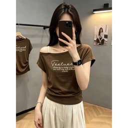 Áo thun kiểu lệch vai ngắn tay phối dây vai in chữ thời trang nữ phong cách năng động TNV01 7