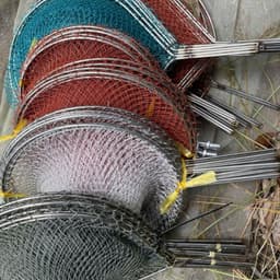 Vợt Inox Lưới Đỏ Đan Tay Thủ Công – Khung Chắc, Đa Dạng Kích Thước, Bền Và Tiện Dụng Cho Nhu Cầu Bắt Cá 3