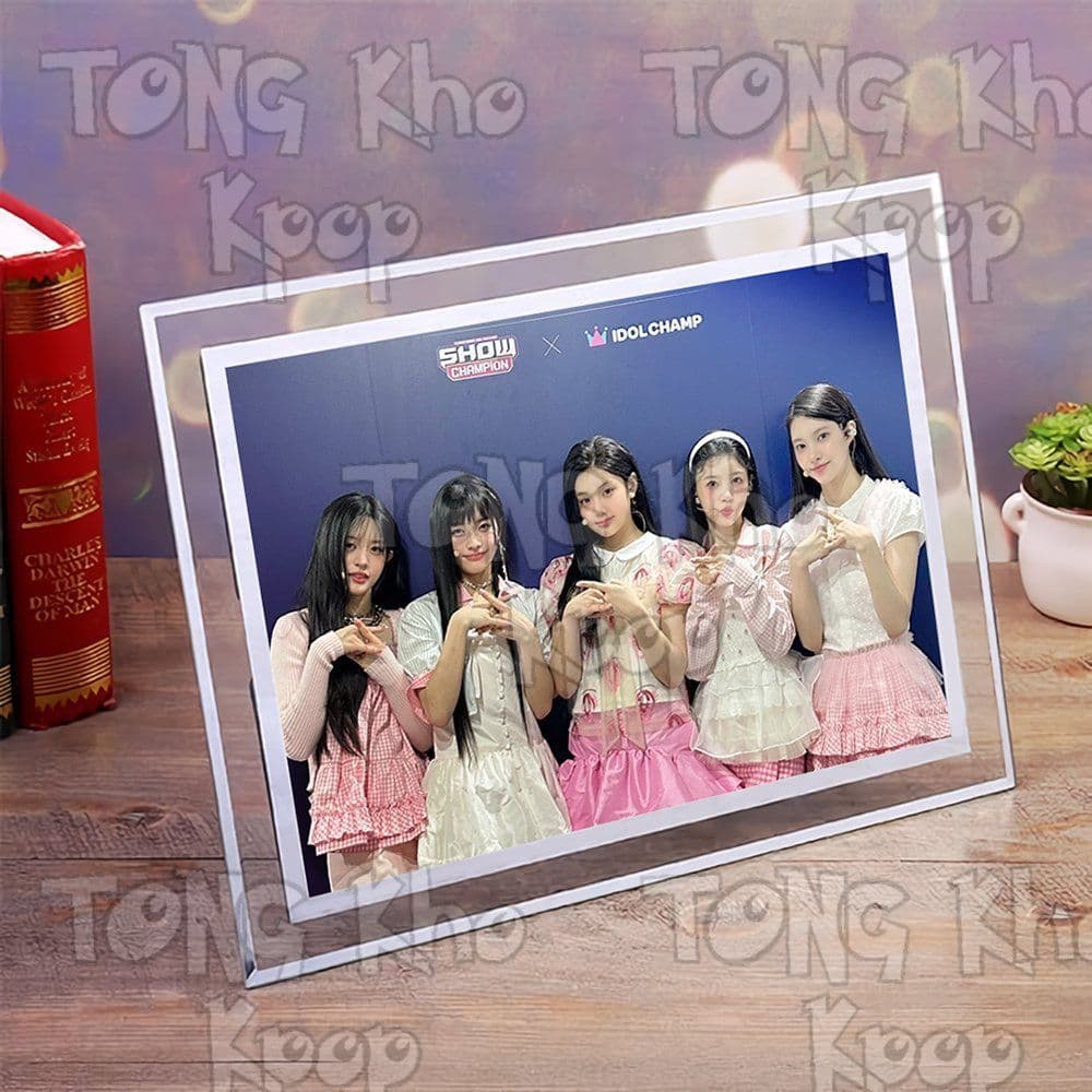 Khung Ảnh Kính ILLIT Nhiều Mẫu Idol Kpop Kèm Ảnh Thần Tượng Trang Trí Để Bàn Quà Tặng Fan