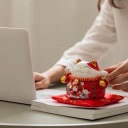 Mèo Thần Tài Kèm Thảm Vẫy  Tài Lộc ,Trang trí Nhà CửA ( Giadungtienich,.ls) 7