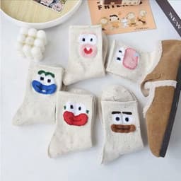 Set 10 đôi tất hoạ tiết biểu cảm mặt đáng yêu, tất nữ cổ trung phong cách biểu cảm hài hước T413 5