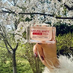 Kem dưỡng da ban ngày Sakura White 8