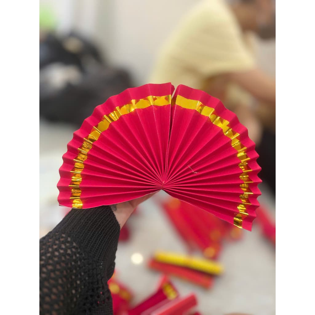 🎋 COMBO 10 QUẠT GIẤY MINI TRANG TRÍ TẾT – NHIỀU MÀU RỰC RỠ, TẠO KHÔNG KHÍ TƯƠI VUI NGÀY XUÂN