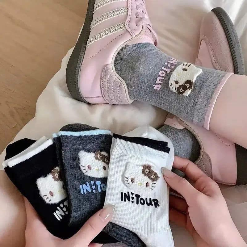 Set 10 Đôi Tất/ Vớ Hoạ Tiết Mèo Hello Kitty Viền Màu Cổ Cao Phong Cách Dễ Thương