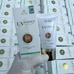 Kem chống nắng Dr Mai UV Essence Aqua Glow 3