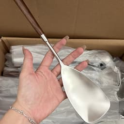 Xẻng Xào Thức Ăn Inox Tay Cầm Gỗ Dài 29.8cm – Muôi Múc Canh, Vá Lỗ Vớt Đồ Ăn Nhà Bếp 3