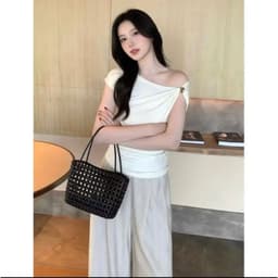 Áo Thun nữ kiểu lệch vai phối phụ kiện cá tính form ngắn tay 8