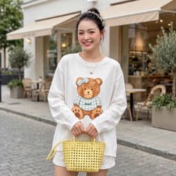 Áo thun cổ tròn tay dài form rộng chất thun giấy xước mỏng mât in gấu cài nơ  TG BEGAU 7 7