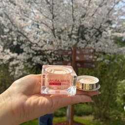 Kem dưỡng da ban ngày Sakura White 6