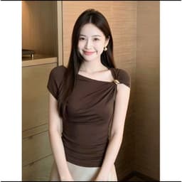 Áo Thun nữ kiểu lệch vai phối phụ kiện cá tính form ngắn tay 3