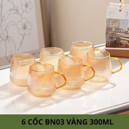 Bộ Bình Cốc Thủy Tinh Chịu Nhiệt Kèm Khay & Giá Úp – Bình 1.5L + 6 Cốc 280ml Có Quai, Bộ Bình Nước Sang Trọng Gia Đình 5