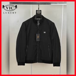 ÁO KHOÁC NAM BASIC,ĐƠN GIẢN NHƯNG ĐẦY VẺ NAM TÍNH,NHẸ NHÀNG DỄ PHỐI ĐỒ,LÊN FORM CHUẨN AK-2607 VIC 2