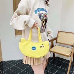 (Mua túi tặng tất) Túi đeo chéo hình quả chuối màu vàng vải canvas dễ thương tiện lợi tặng kèm 5 đôi tất chân xinh xắn 4