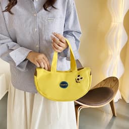 (Mua túi tặng tất) Túi đeo chéo hình quả chuối màu vàng vải canvas dễ thương tiện lợi tặng kèm 5 đôi tất chân xinh xắn 3