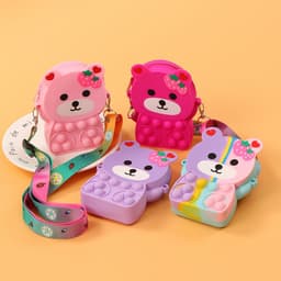 [Mới] Túi xách nữ đeo chéo silicon hình gấu dâu, bong bóng pop-it thời trang dễ thương đựng lì xì 2