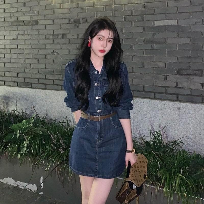 Đầm jeans dáng ôm phong cách cổ điển, váy bò kèm đai cúc cài thời trang hot hit 2023