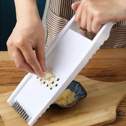 Bộ Dao Gọt Bào Vỏ, Bàn Nạo Sợi Rau Củ Trái Cây Hoa Quả 5 IN 1 Chất Liệu Cao Cấp 7