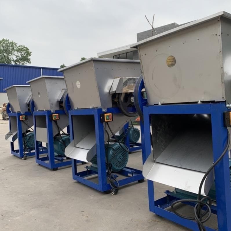 Máy cắt thái thực phẩm như cá mè, cá tép, cá lành canh, cắt nhanh và đều đạt 200-250kg/h.