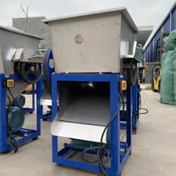 Máy cắt thái thực phẩm như cá mè, cá tép, cá lành canh, cắt nhanh và đều đạt 200-250kg/h. 7