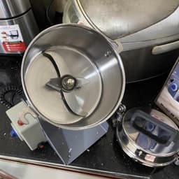Máy xay bột khô đa năng SEKA 800g – Xay mịn mọi loại thực phẩm! Phụ kiện đầy đủ, chính hãng. 3