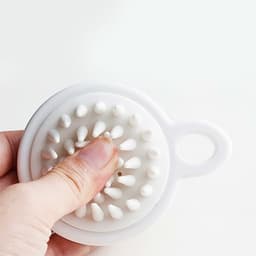 Lược Gội Đầu Bằng Silicon Mát Xa Da Đầu - Bàn Chải Gãi Đầu Silicon Mềm 5