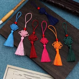 ĐỒNG TÂM KẾT HẠT ĐỎ TUA RUA NGẮN - Set Dây Treo Cổ Trang Trang Trí Ngày Tết May Mắn Xinh Xắn 2