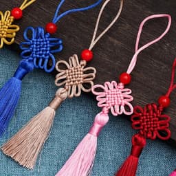 ĐỒNG TÂM KẾT HẠT ĐỎ TUA RUA NGẮN - Set Dây Treo Cổ Trang Trang Trí Ngày Tết May Mắn Xinh Xắn 4
