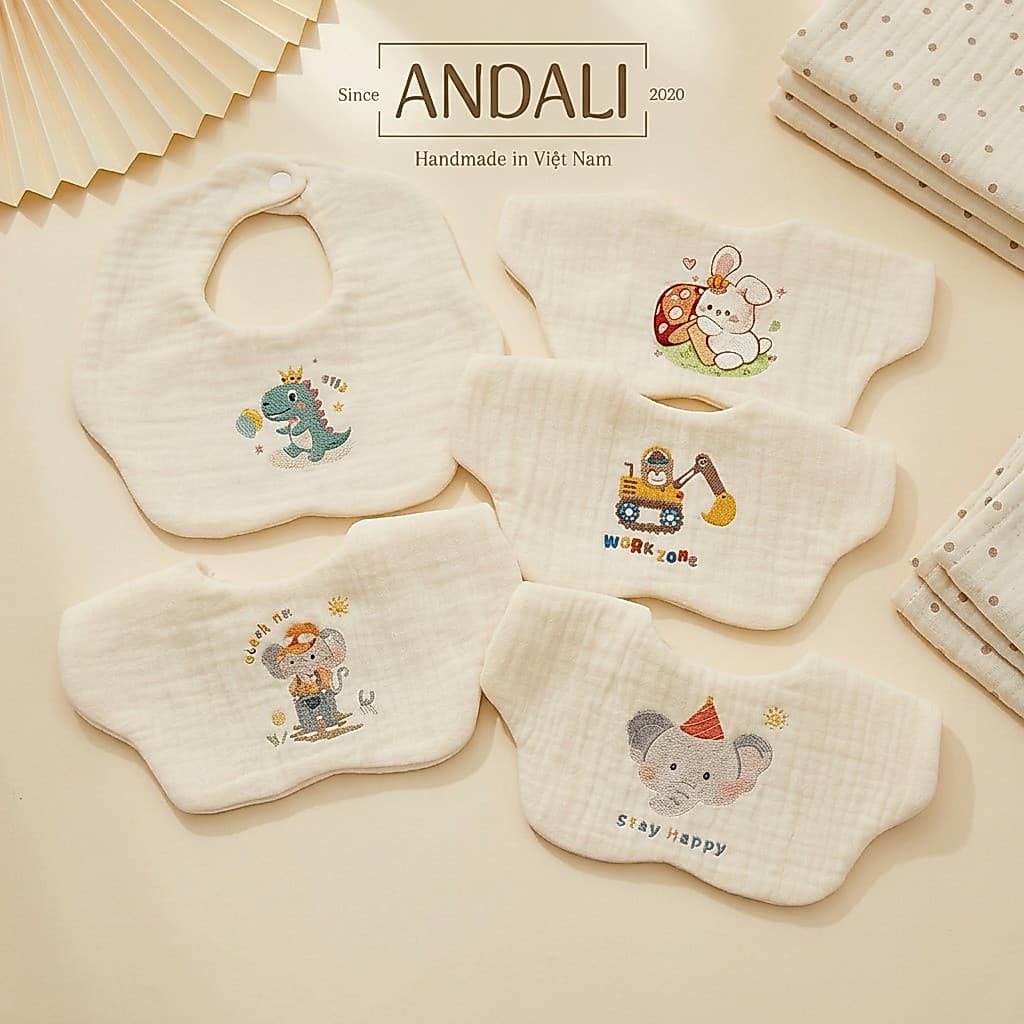 Set 2 Yếm hình hoa xô muslin in họa tiết hoạt hình đáng yêu