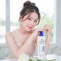 Sữa tắm dưỡng ẩm và làm sáng da Hatomugi (800ml) 2