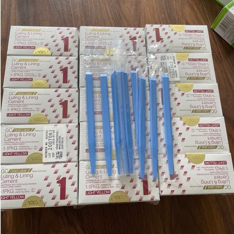 Cement gắn Fuji 1 ( lọ to) date 2028