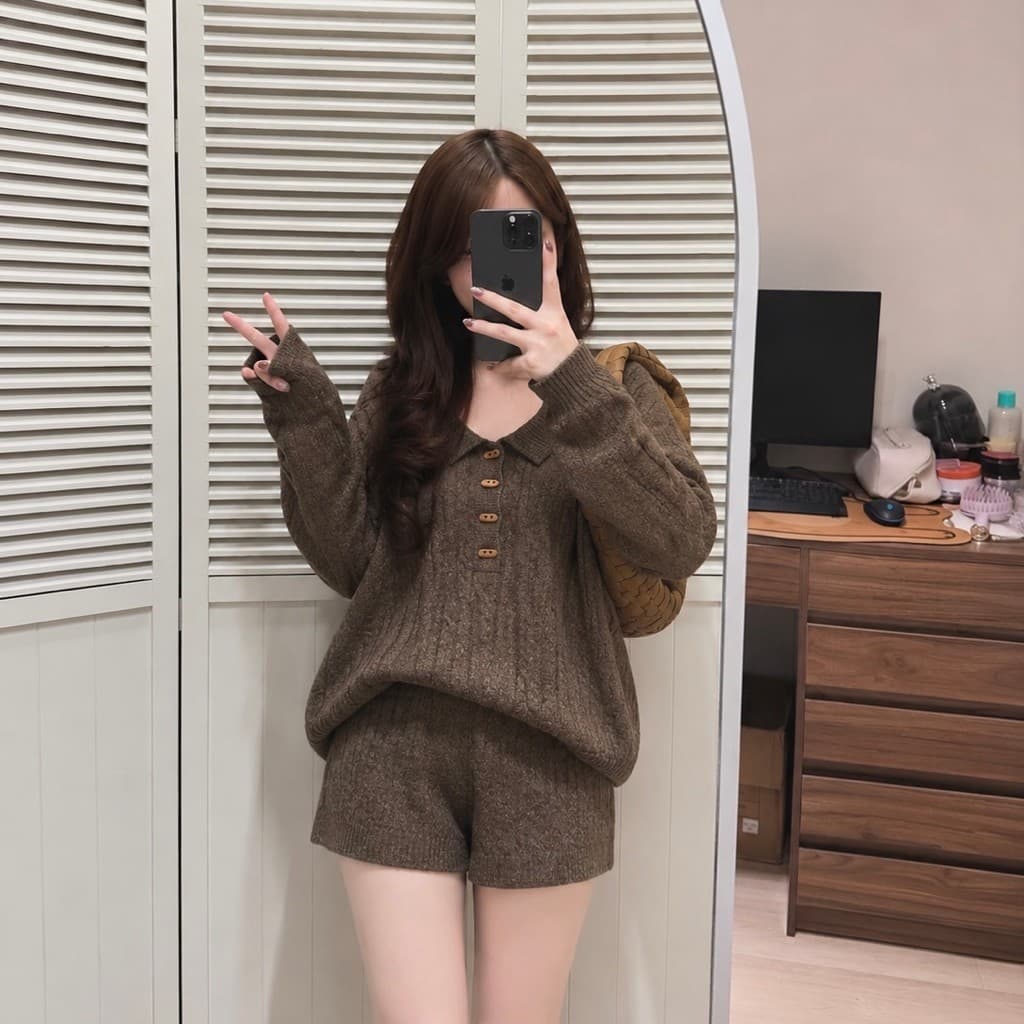 (Dmina) Set Polo Len Thừng Khuy Gỗ Kèm Quần Short Vừa Ấm Vừa Xinh Hàng QC - ảnh thật