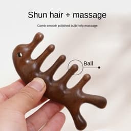 Lược massage cá ngựa và cá heo bằng gỗ đàn hương vàng 5