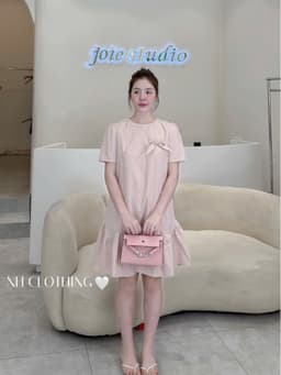 (NH CLOTHING)Váy suông Quynhanhhouse váy gió nơ ngực M11945 sm 2