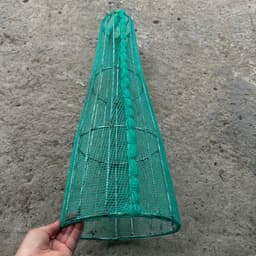 Chọ rỏ chặn rác ống bọng phi (250 giảm dần về 100) chất liệu kẽm, bọc lưới xanh. Dùng chắn rác cấp thoát nước 2