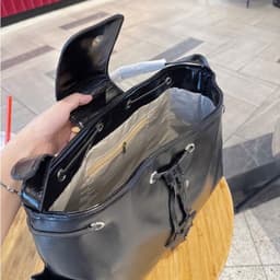 Túi Xách Nữ LEVOIR Dáy Rút Dáng Hobo Phối Nắp Túi Và Charm Ngôi Sao Phong Cách Cá Tính 4