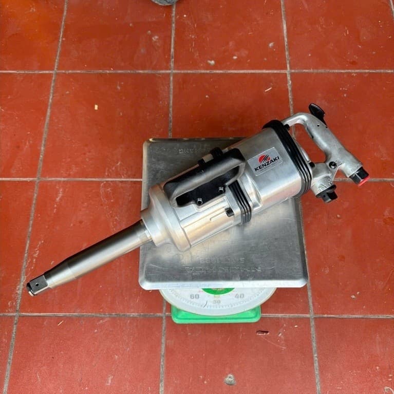 Súng hơi 1 inch dài KENZAKI 6200Nm  , máy siết bulong, cờ lê khí mở ốc bu lông
