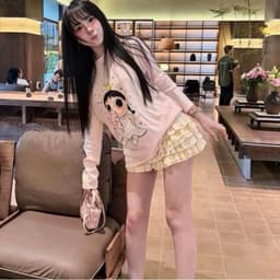 Áo Thun Coton Giấy Mỏng Nhẹ Mát In Hình Cô Gái Thủi Bóng Dễ Thương, From Thụng Rộng 5