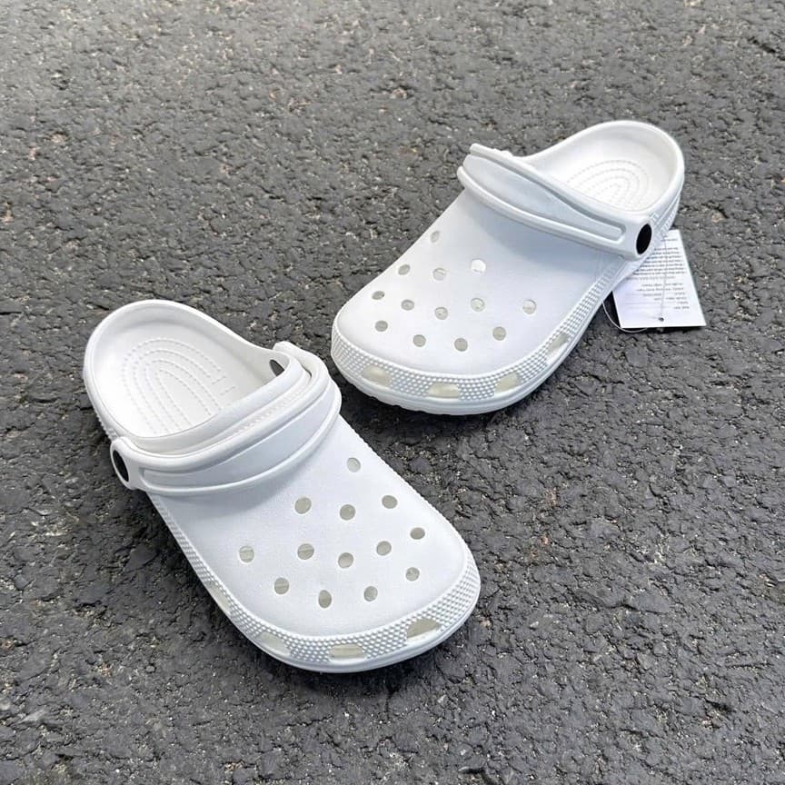 sục clas ( KHÔNG CHỮ ) đế cao 3cm nhiều lỗ thoáng khí êm mềm nhẹ phù hợp đi trong nhà ngoài trời